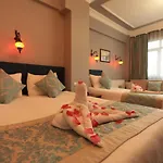 White Pearl Apartahotel