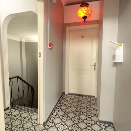 White Pearl Apart Otel 2*