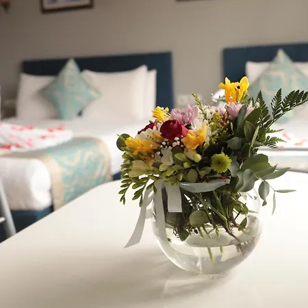 Aparthotel White Pearl 4*