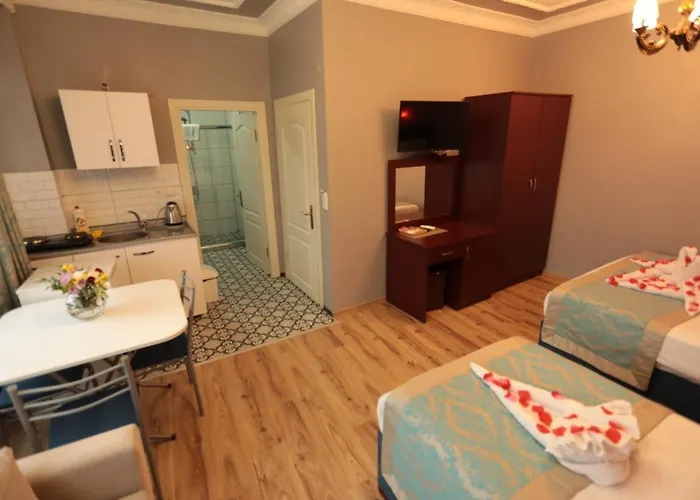 Aparthotel White Pearl 4*