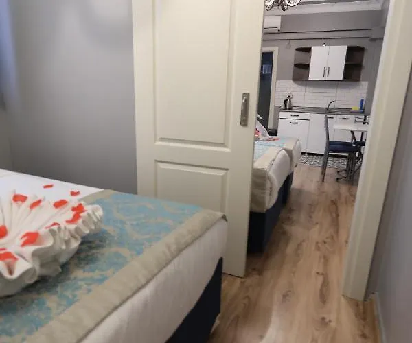 Aparthotel White Pearl 4*